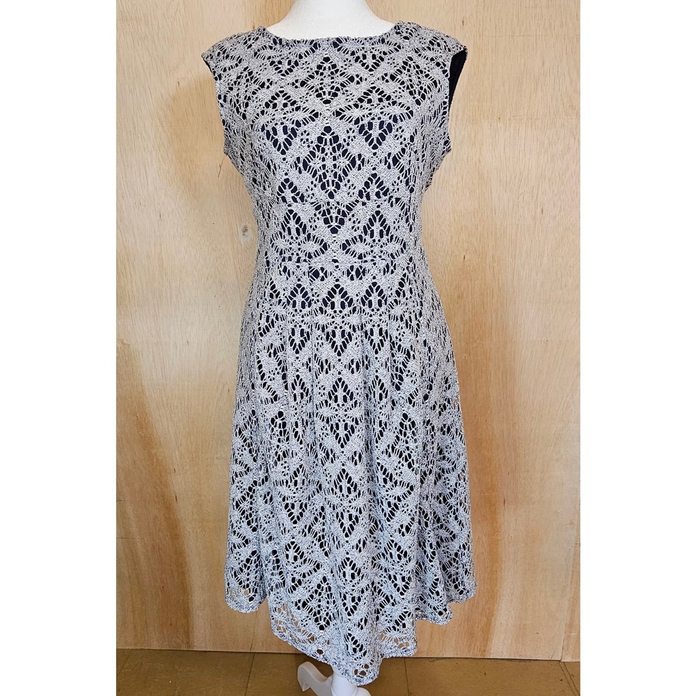 Maggy London Navy Blue With White Crochet Overlay A-Line Dress Size 6